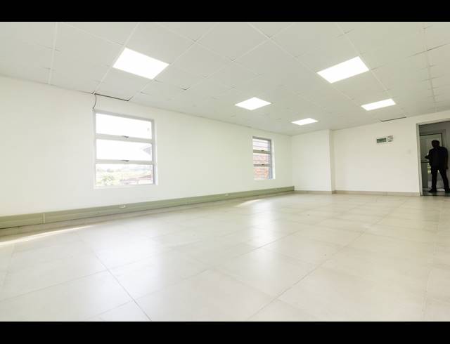 55M² OFFICE TO LET IN WESTCLIFF